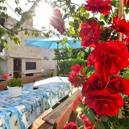 Nena Apartament Sukošan