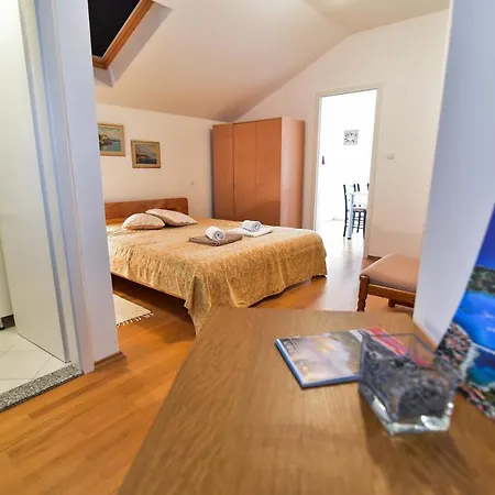 Apartment Nena *