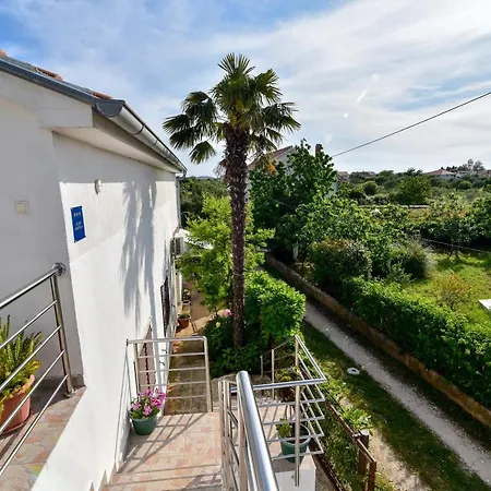 Apartment Nena *
